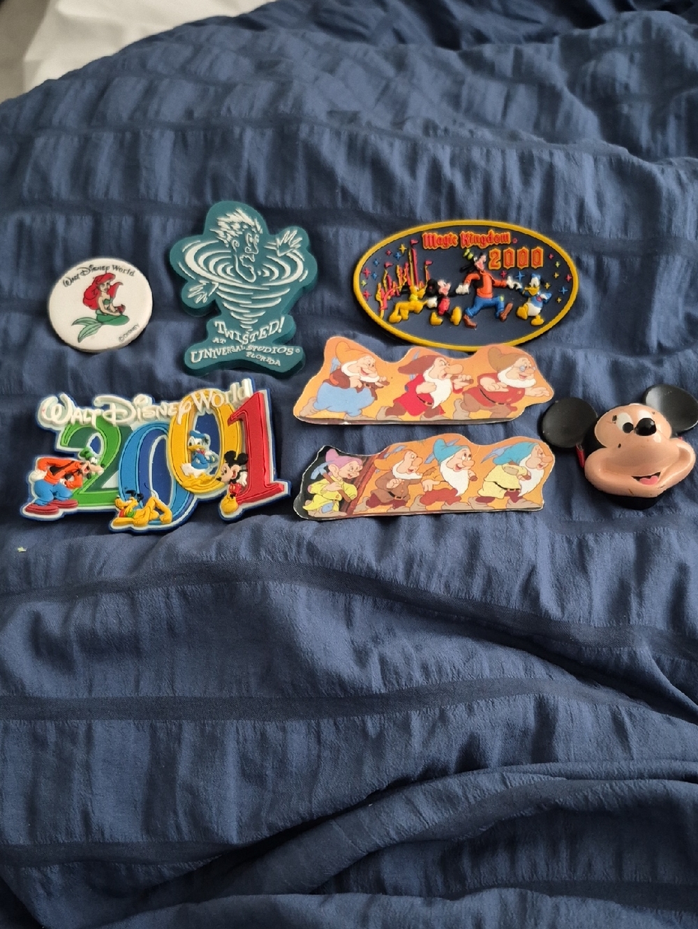 Assorted Disney Magnets - Picture 1 of 10